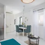 1 Bedroom Gorgeous In Lägenhet