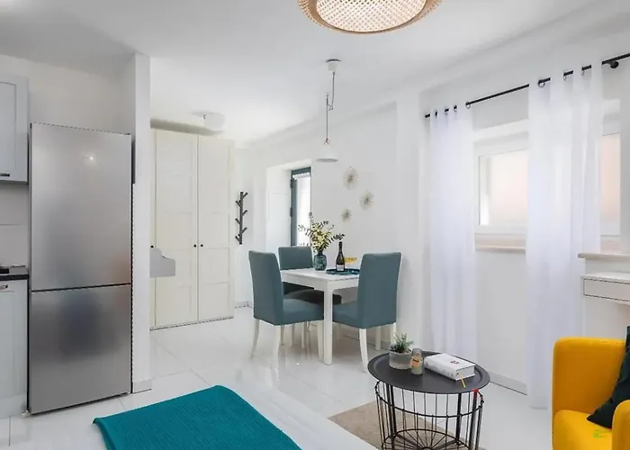 1 Bedroom Gorgeous In Apartamento