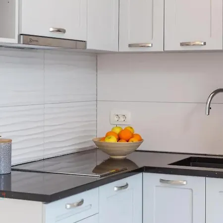 דירה 1 Bedroom Gorgeous In סוטיבאן